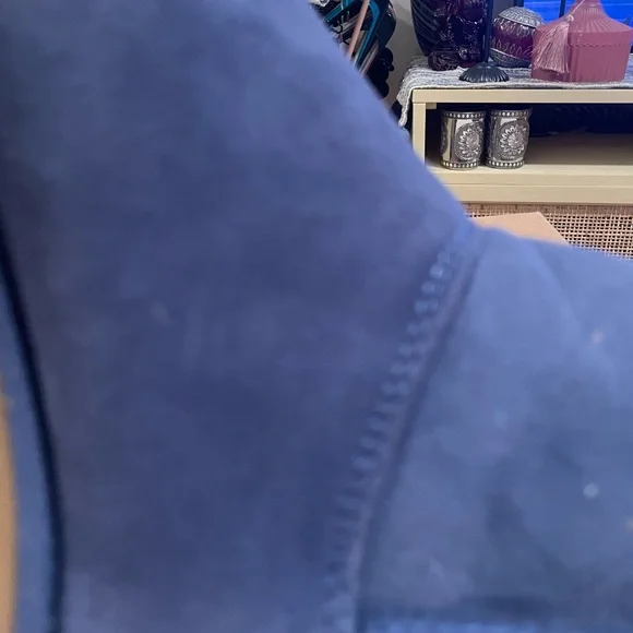 UGG boots with slight heel - Picture 5 of 6